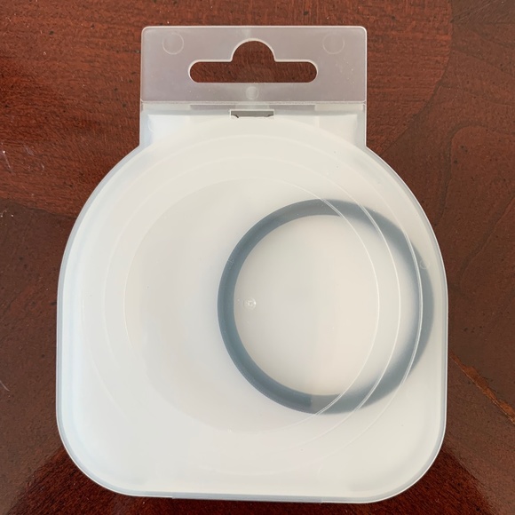 49mm UV Camera Filter & Lens Cap Leash - Picture 3 of 5